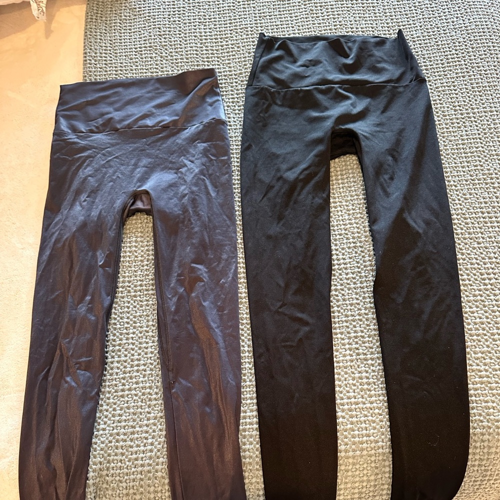 K-deer full length leggings. One pair black. One pair slate gray.